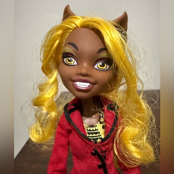 Monster High Clawdia Wolf Doll - Picture 4 of 5
